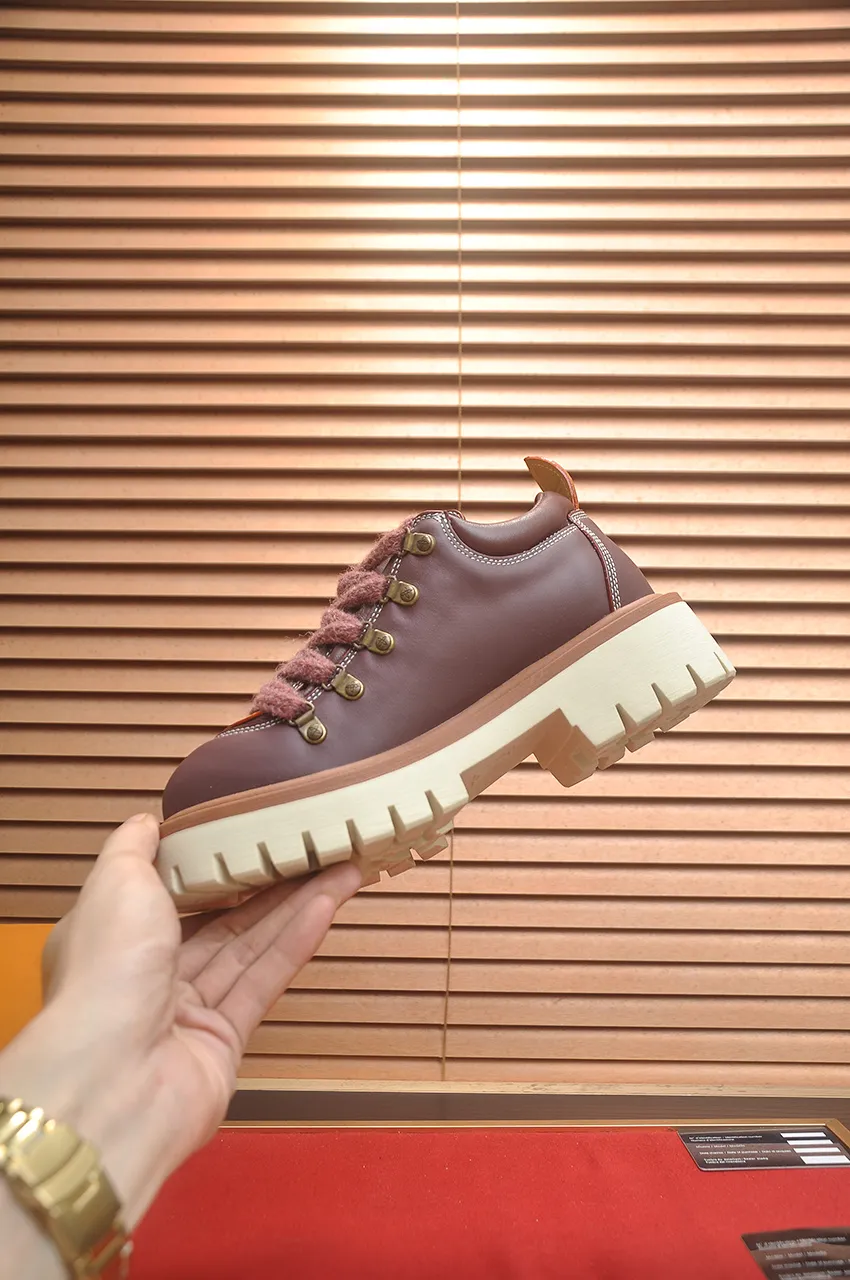 Men's shoes 💰660💶 LV Louis Vuitton 2025 autumn and winter new couple's new style, the original version is developed one to one, retro fashion, handsome and cool mountaineering derby shoes are out of stock 👍 💎 Material: imported first-layer cowhide 💎 Lining: imported lambskin 💎 Outsole: original molded TR non-slip sole 💎 Bottom height: 3.5cm 💎 Shoe size: 35-45 for both men and women